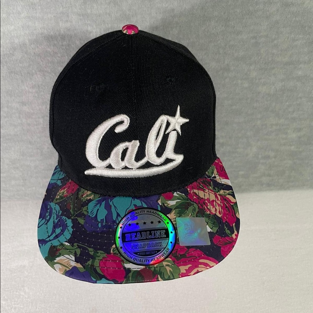 Cali Floral Pattern Snapback Cap Headline Brand Black Hat